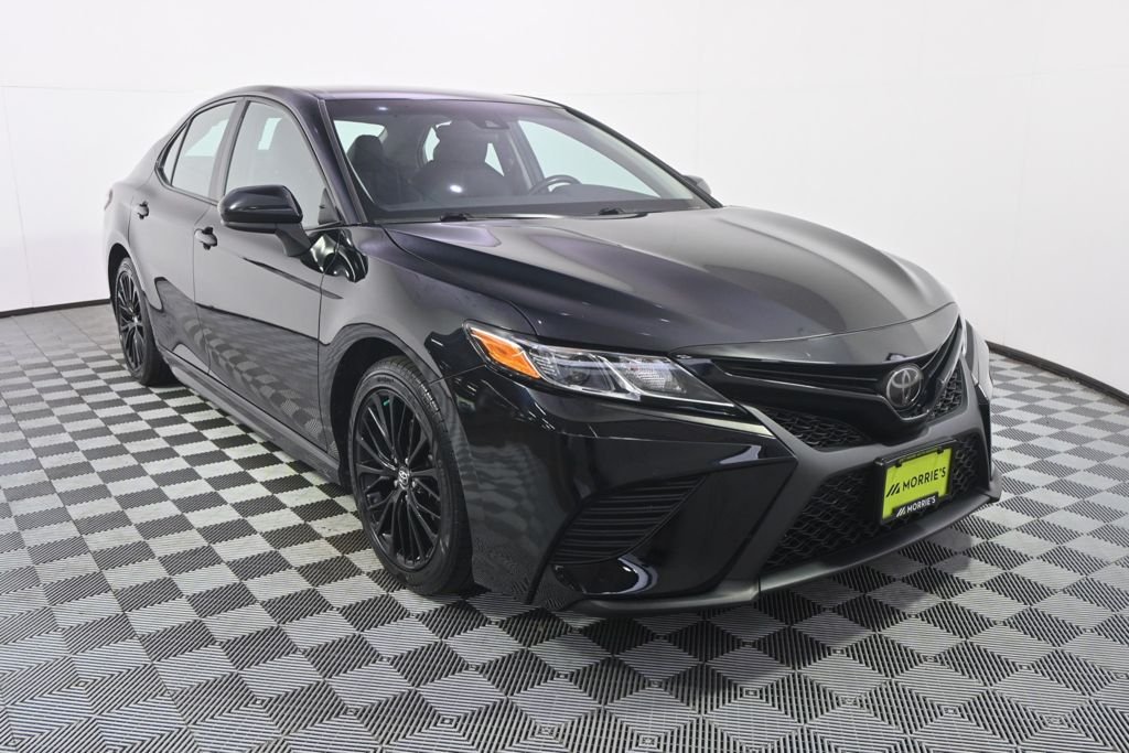 Used 2019 Midnight Black Metallic Toyota SE image 9