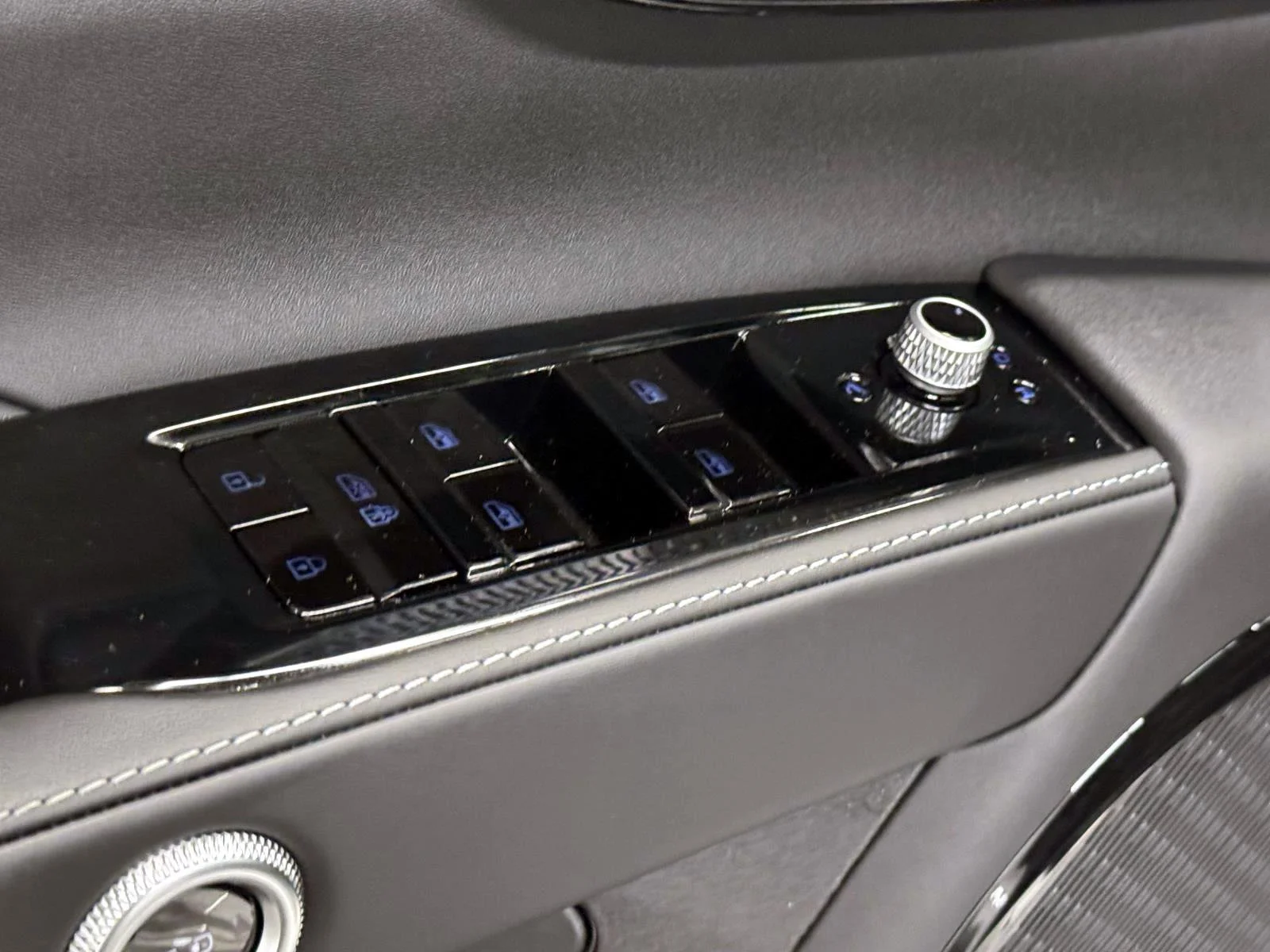 Used 2025 White Maserati  image 19