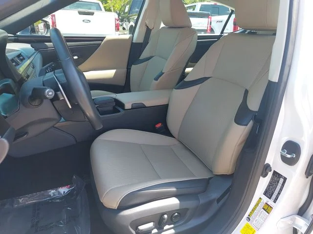 Used 2020 White Lexus 350 image 15