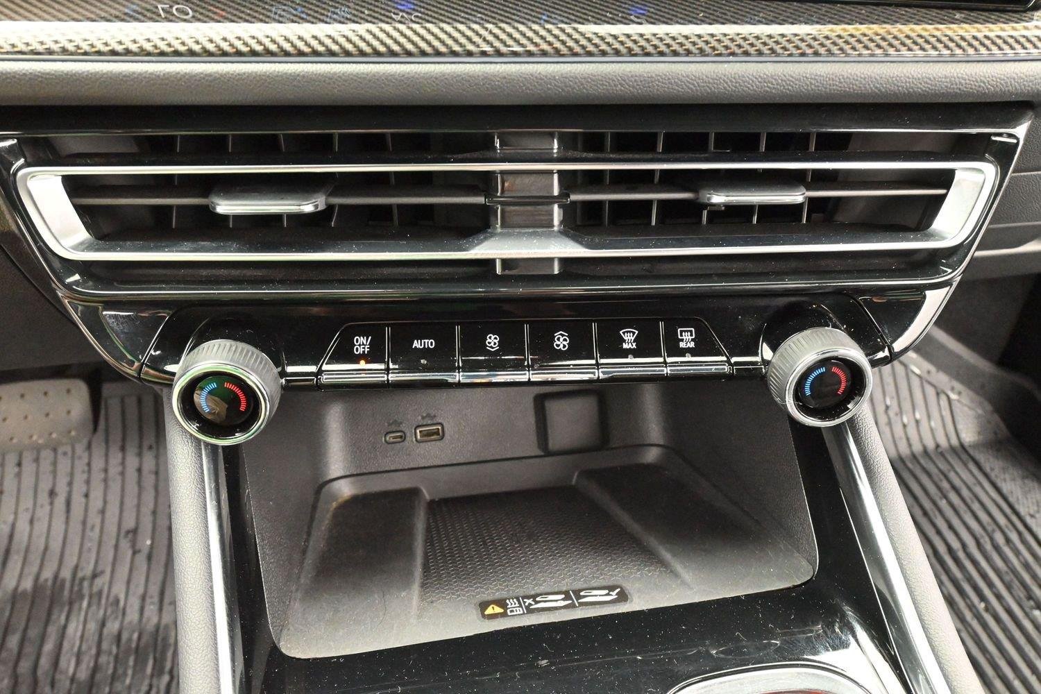 Used 2025 Iridescent Pearl Tricoat Chevrolet FWD High Country image 25