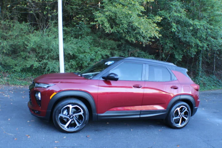 Used 2023 CRIMSON METALLIC Chevrolet RS image 4