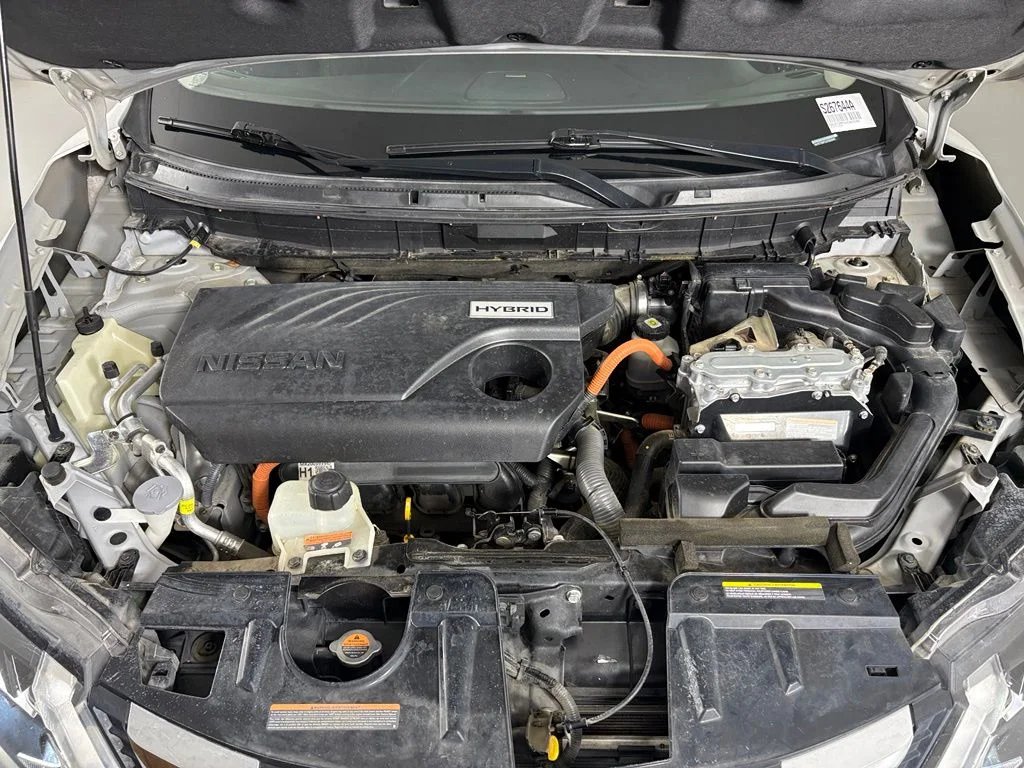 Used 2018 Silver Nissan Hybrid SL image 44