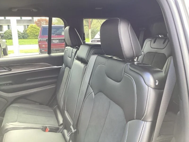 New 2026 Baltic Gray Metallic Clear-Coat Exterior Paint Jeep Altitude image 20