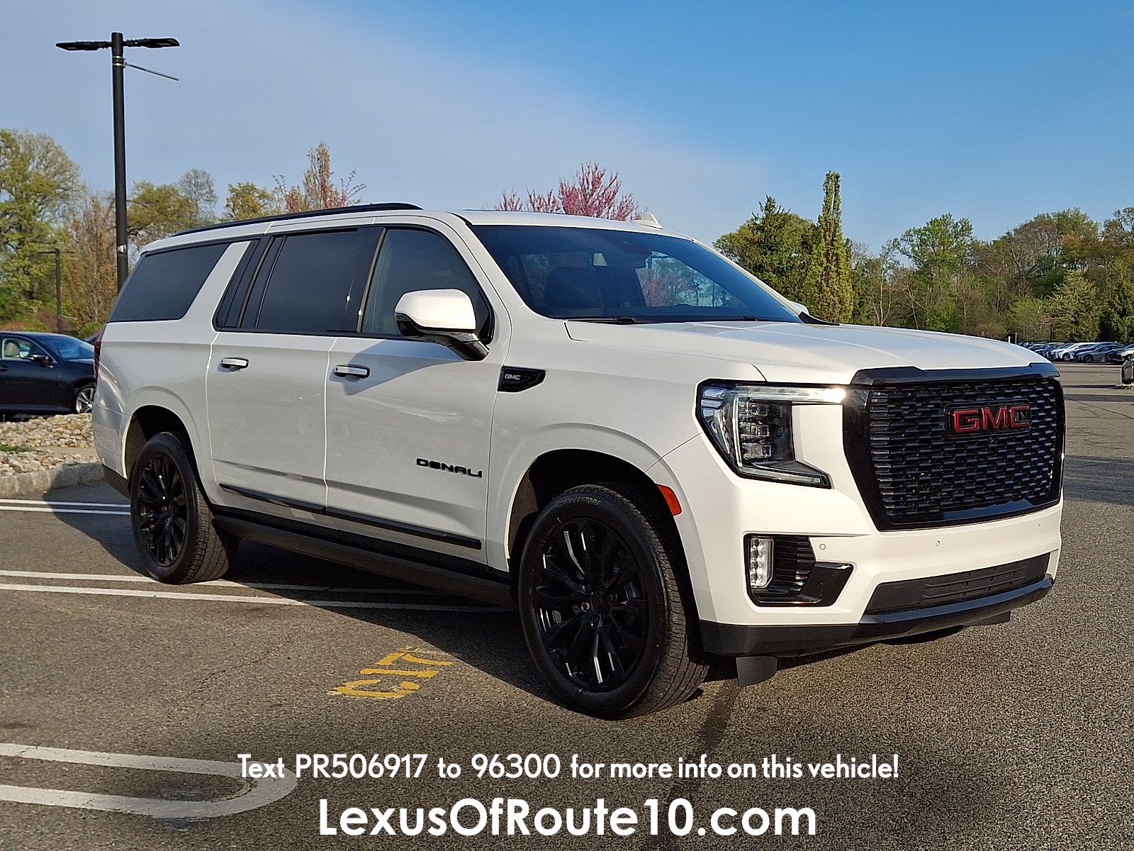 2023 GMC Yukon Denali AWD's photo