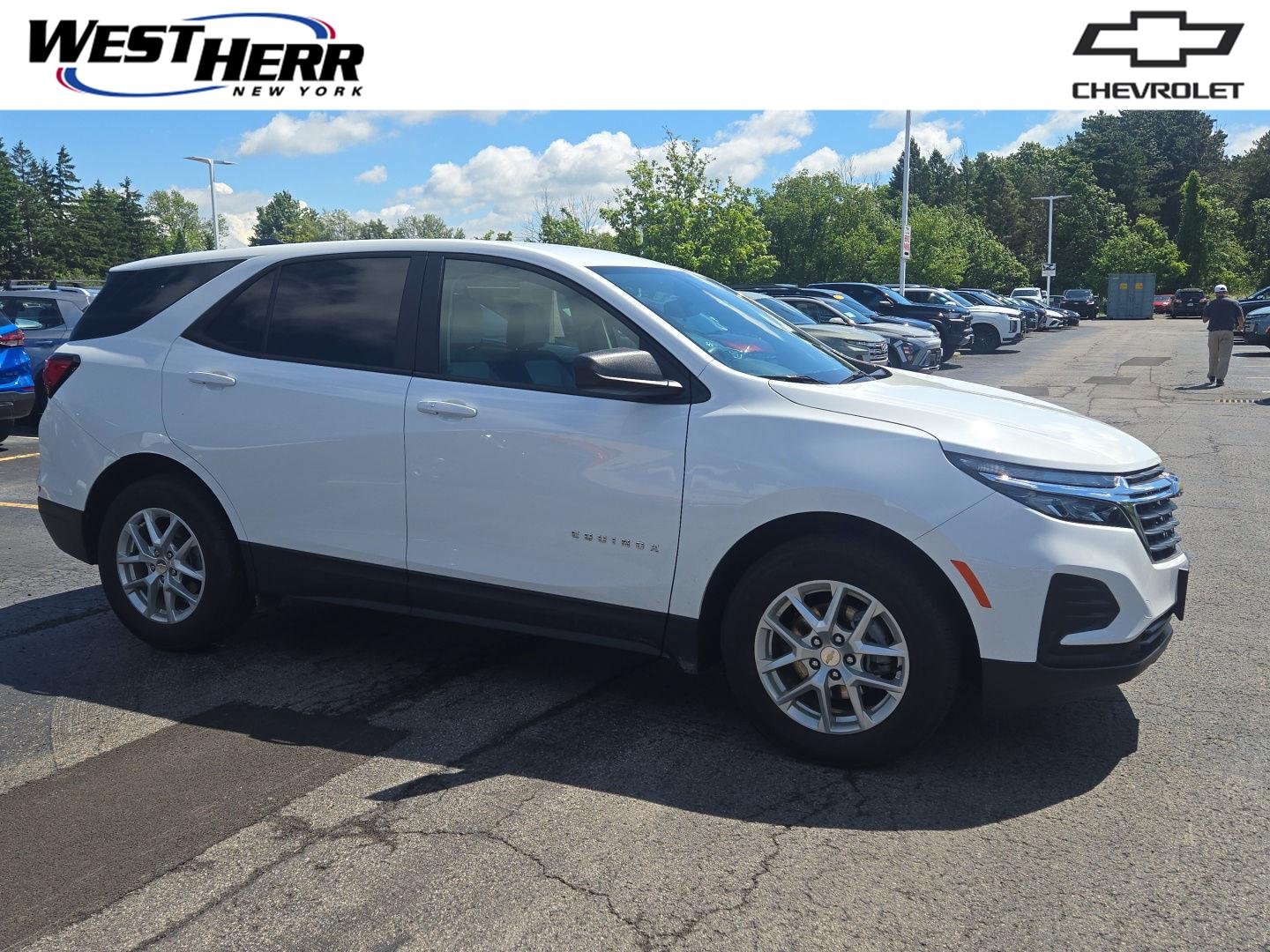 Used 2022 Summit White Chevrolet LS image 1