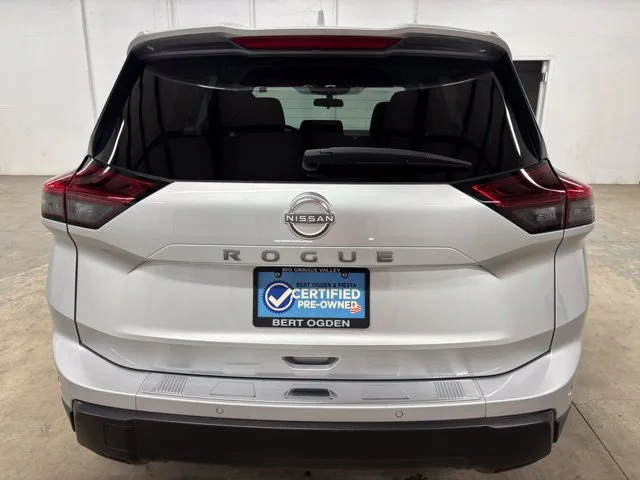 Used 2025 Silver Nissan SV image 6