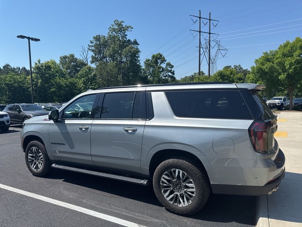 Used 2025 Gray Chevrolet Z71 image 4