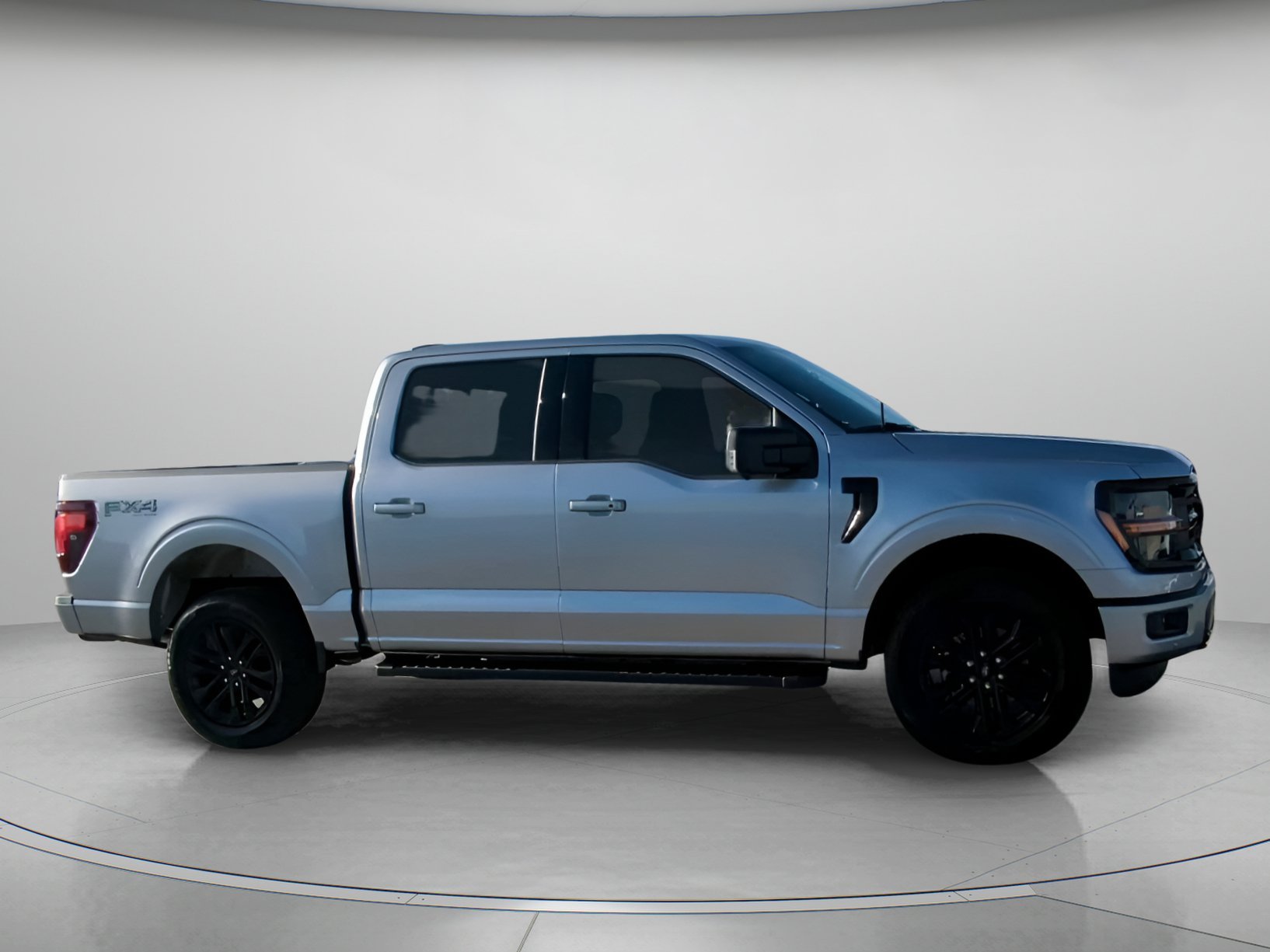 New 2026 Iconic Silver Metallic Ford XLT image 31
