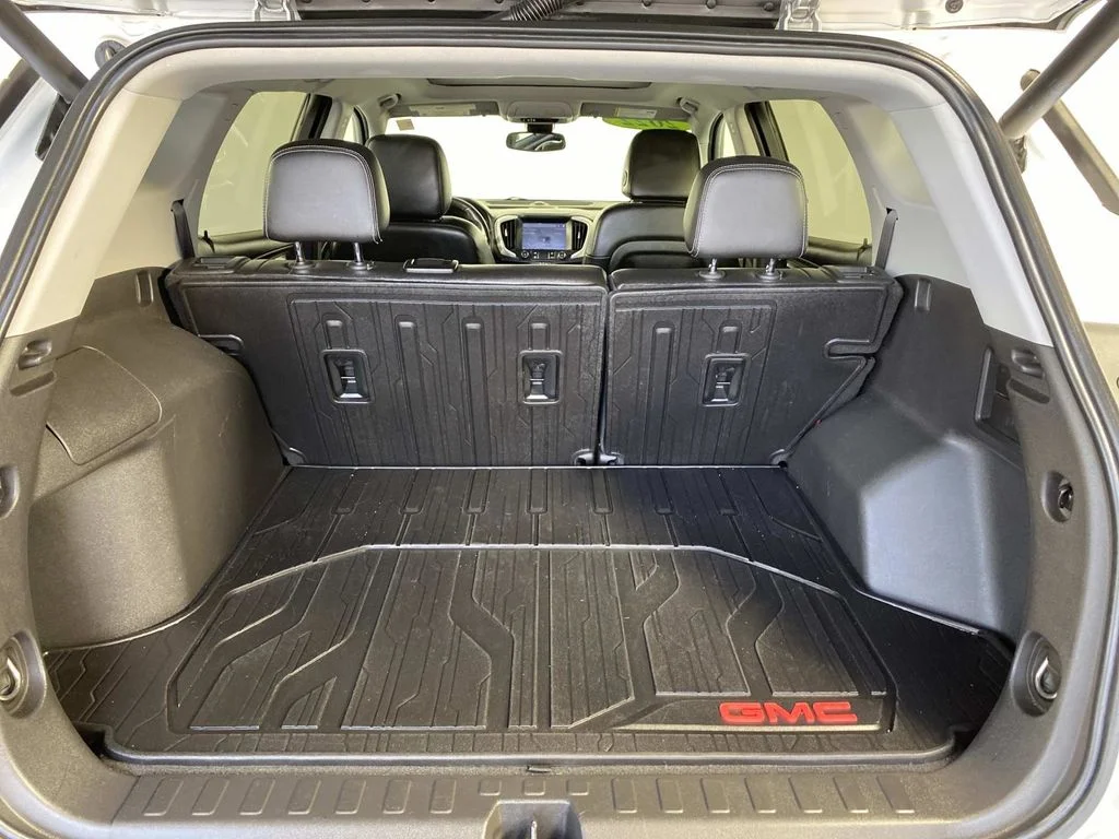Used 2022 Silver GMC SLT image 8