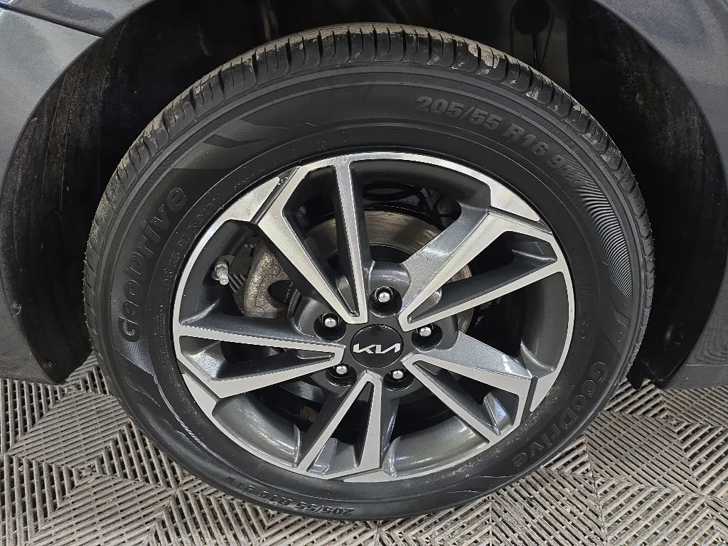 Used 2023 Gray Kia LXS image 13