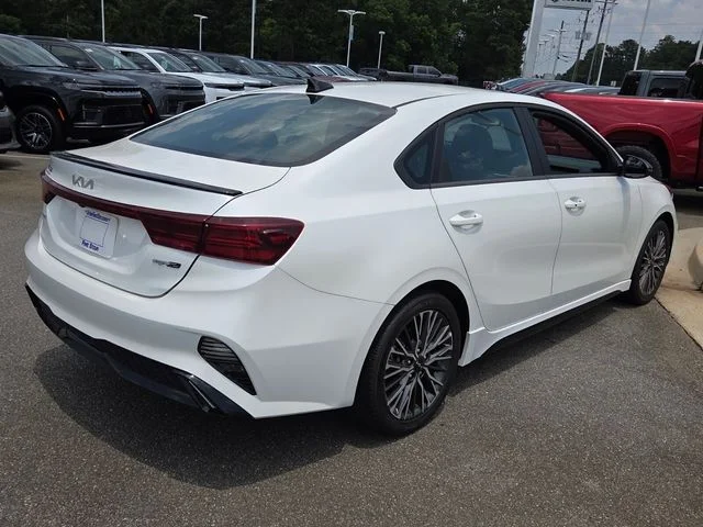 Used 2024 White Kia GT-Line image 12