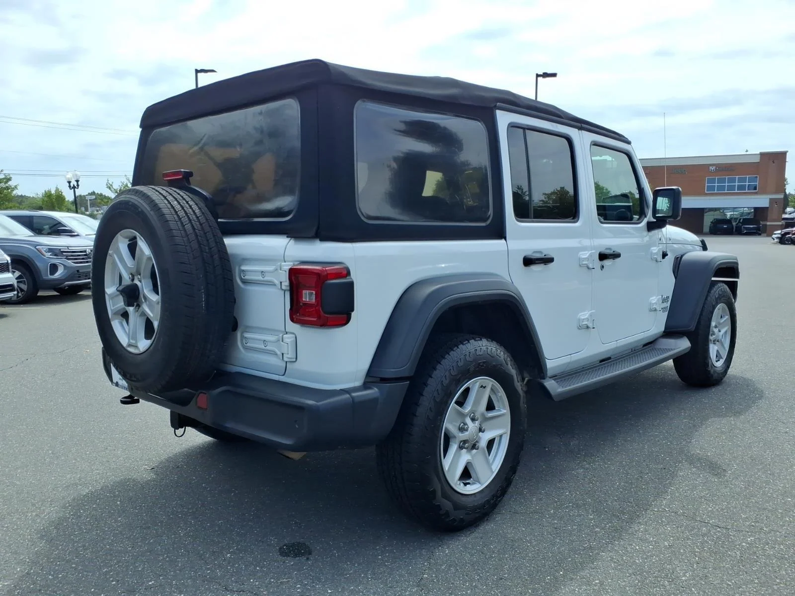 Used 2018 Bright White Clearcoat Jeep Sport S image 2