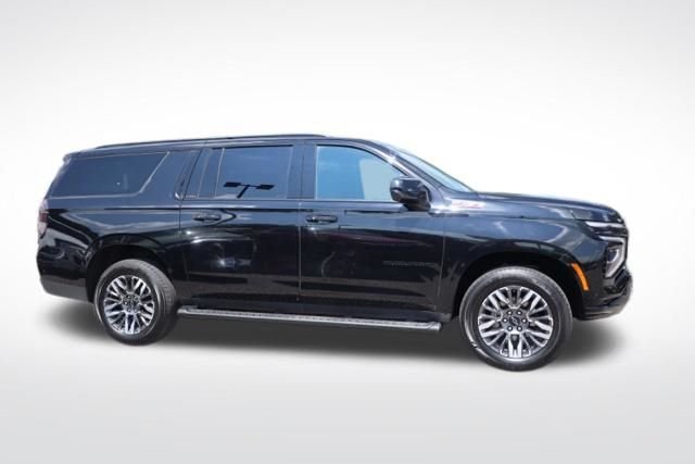 Used 2025 Black Chevrolet Z71 image 12