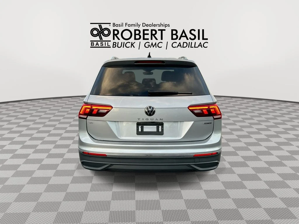 Used 2023 Silver Volkswagen 2.0T SE image 7