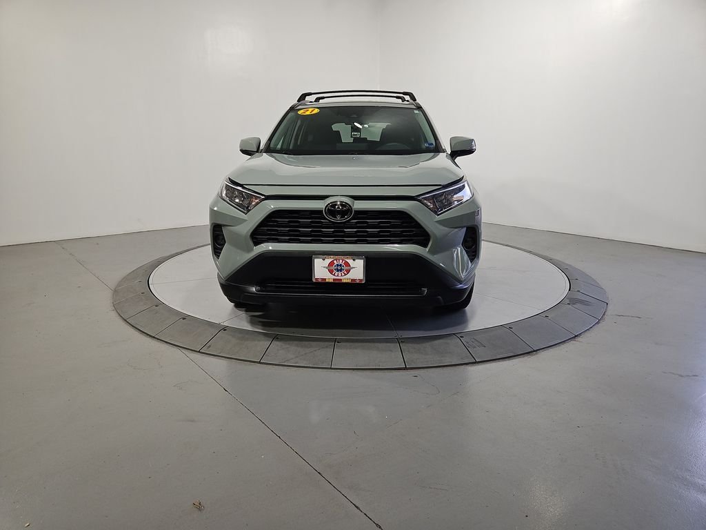 Used 2021  Toyota XLE image 9