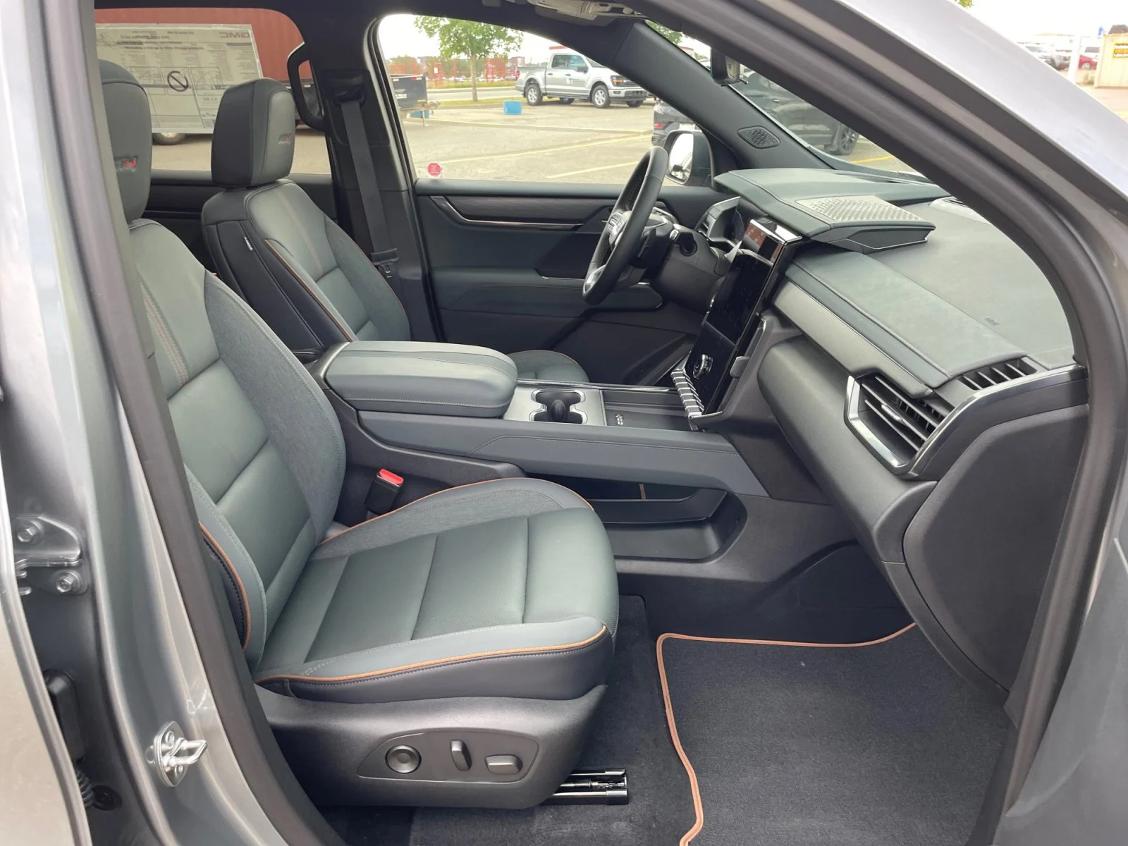 New 2027 Sterling Metallic GMC AT4 AWD image 22