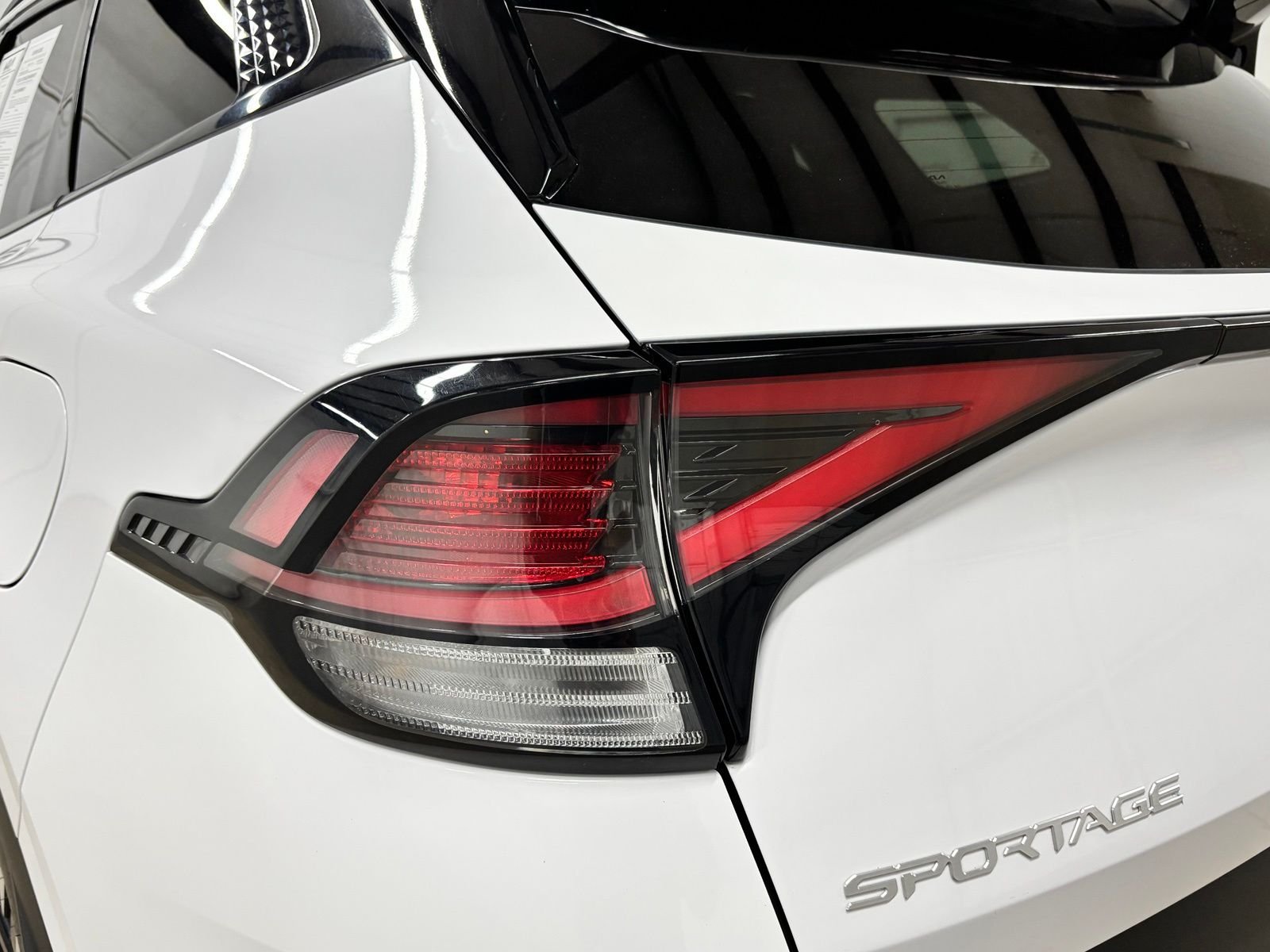 Used 2024 White Kia X-Line image 8