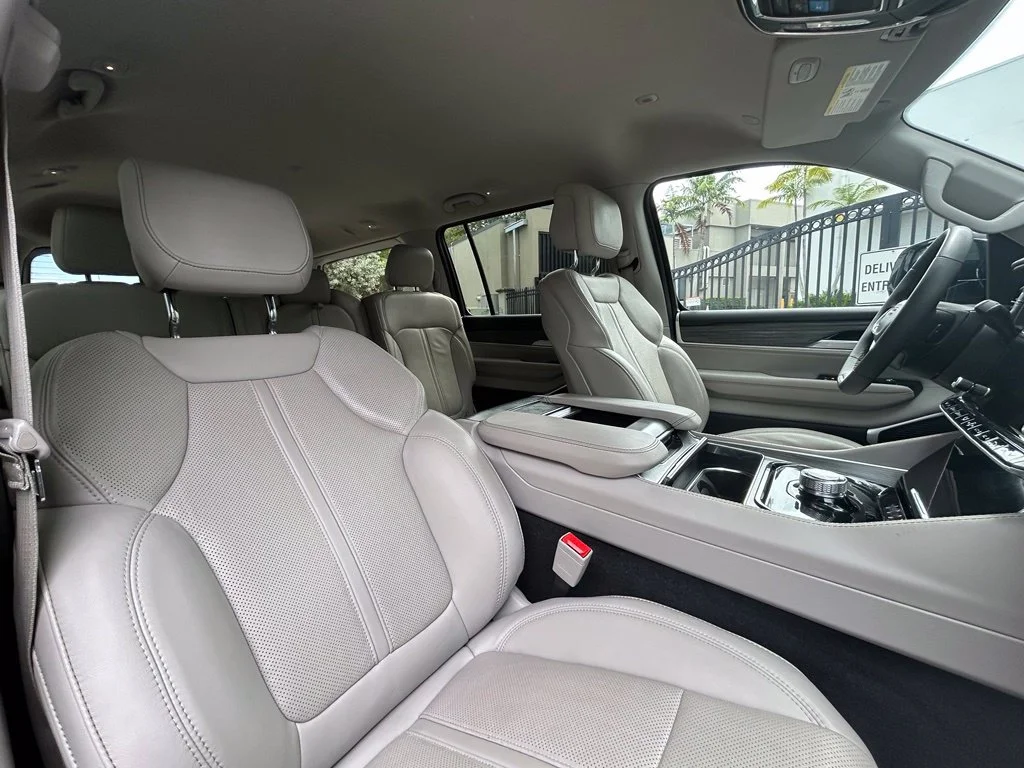 Used 2024 White Jeep Series II image 32
