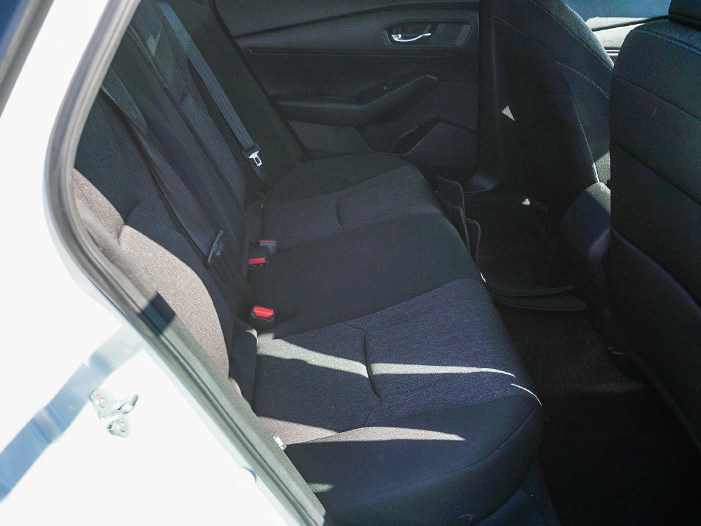 Used 2023 White Honda EX image 14