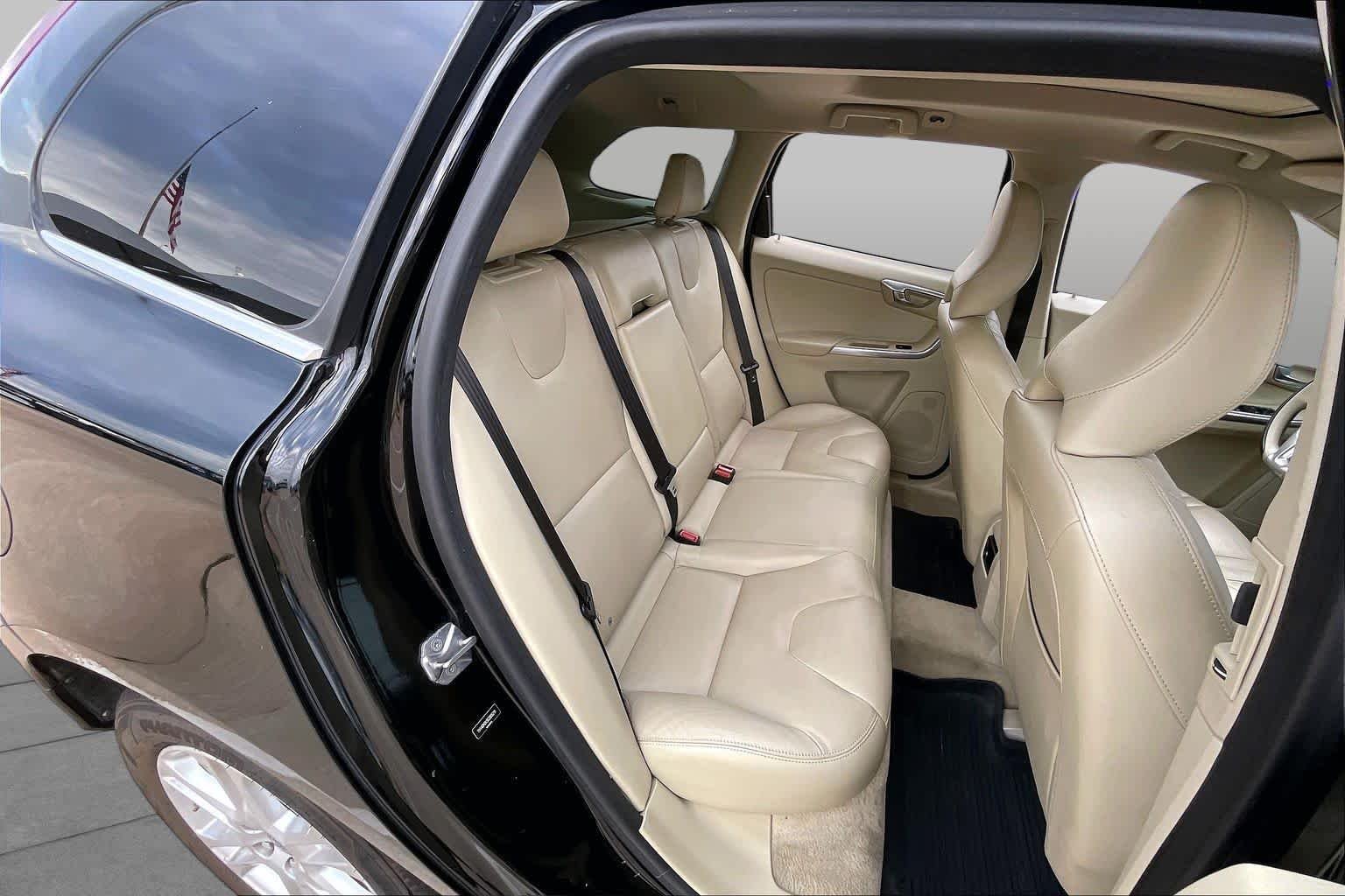 Used 2016 Black Stone Volvo T5 Drive-E Premier image 19