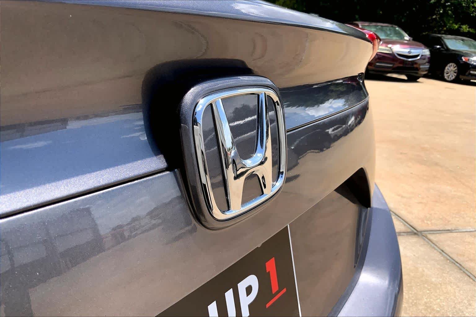 Used 2016 Modern Steel Metallic Honda LX image 10