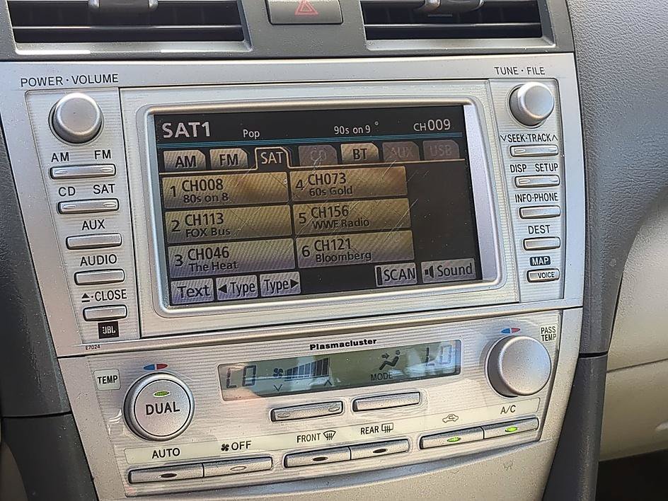 Used 2011 Aloe Green Metallic Toyota XLE image 23
