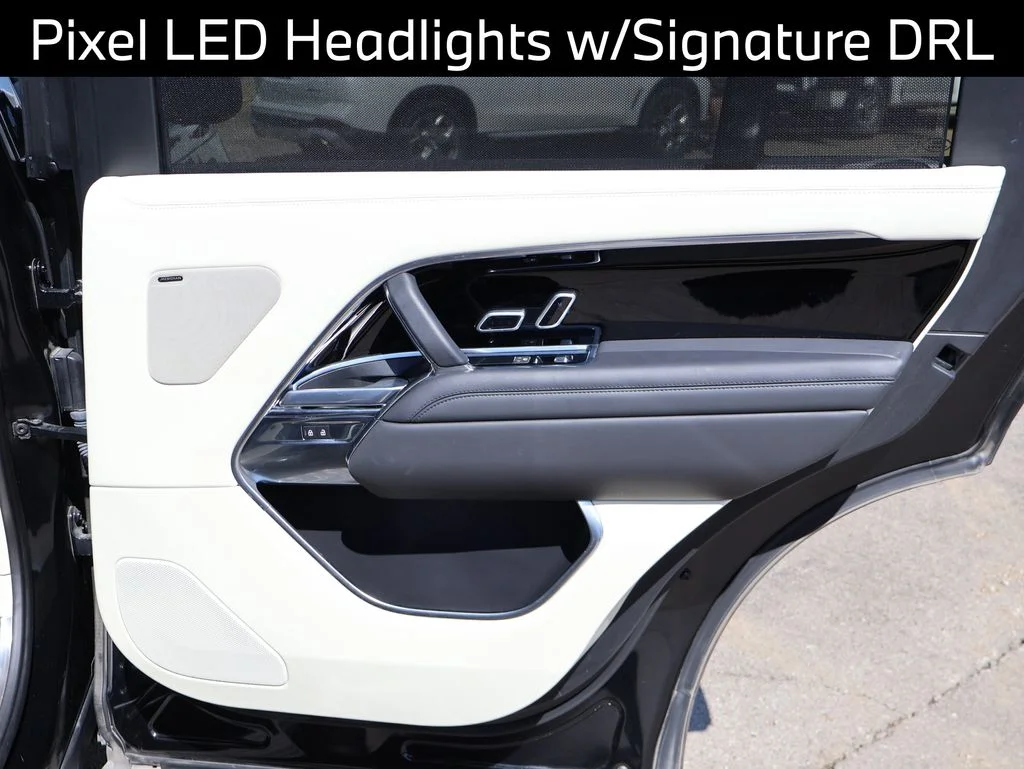 Used 2023  Land Rover SE image 16