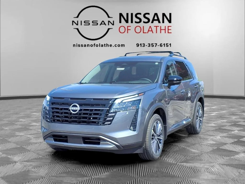 2026 Nissan Pathfinder Platinum 4WD's photo