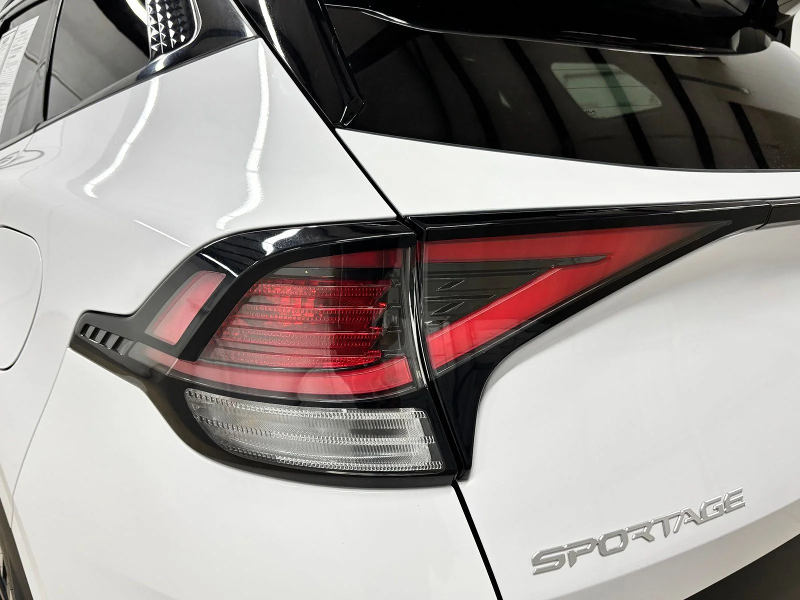 Used 2024 White Kia X-Line image 8