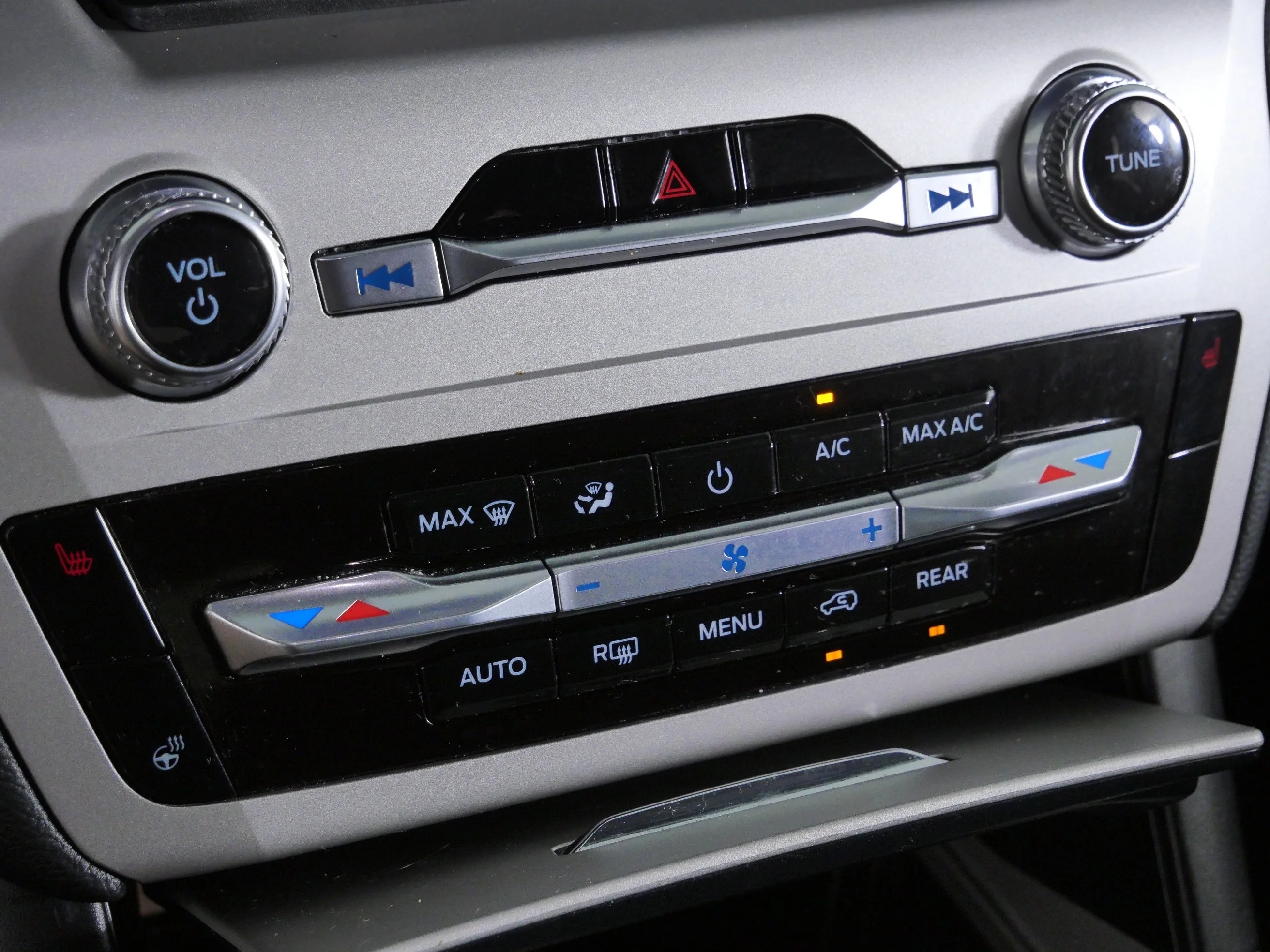 Used 2024 Iconic Silver Metallic Ford XLT image 31