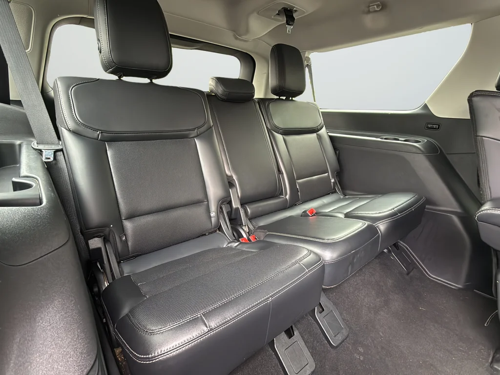 Used 2025 Black Ford Platinum image 11