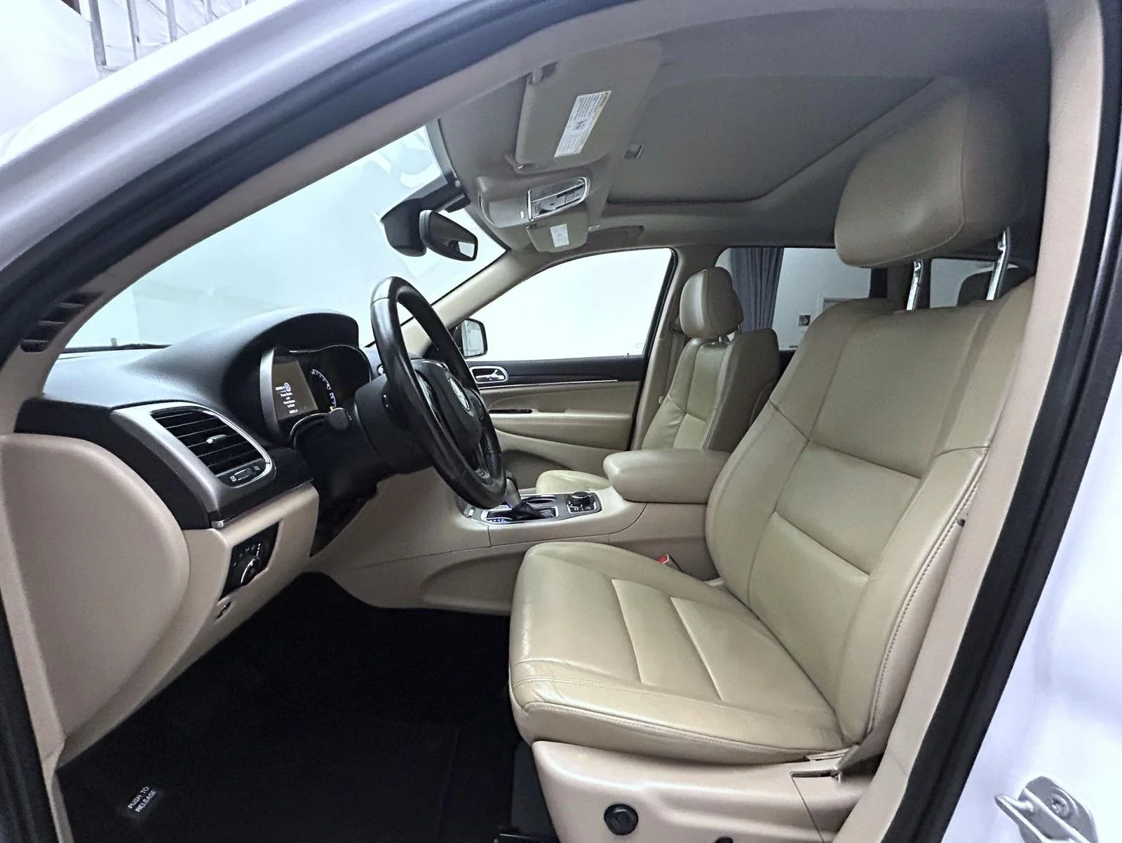 Used 2019 White Jeep Limited image 10