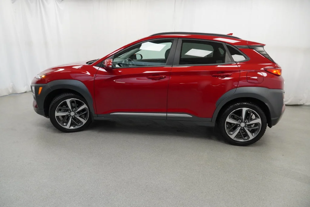 Used 2019 Red Hyundai Ultimate image 31