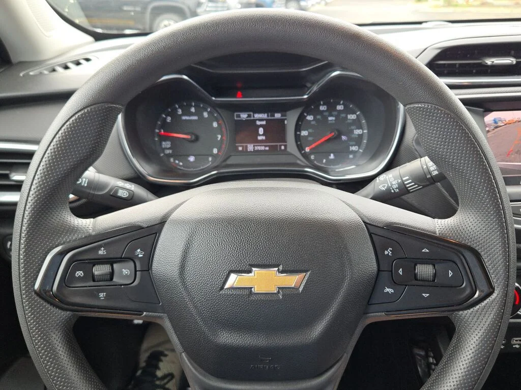 Used 2023 White Chevrolet LT image 30