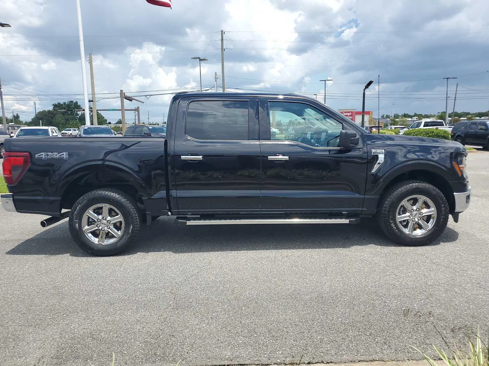 Used 2025 Black Ford XLT image 7