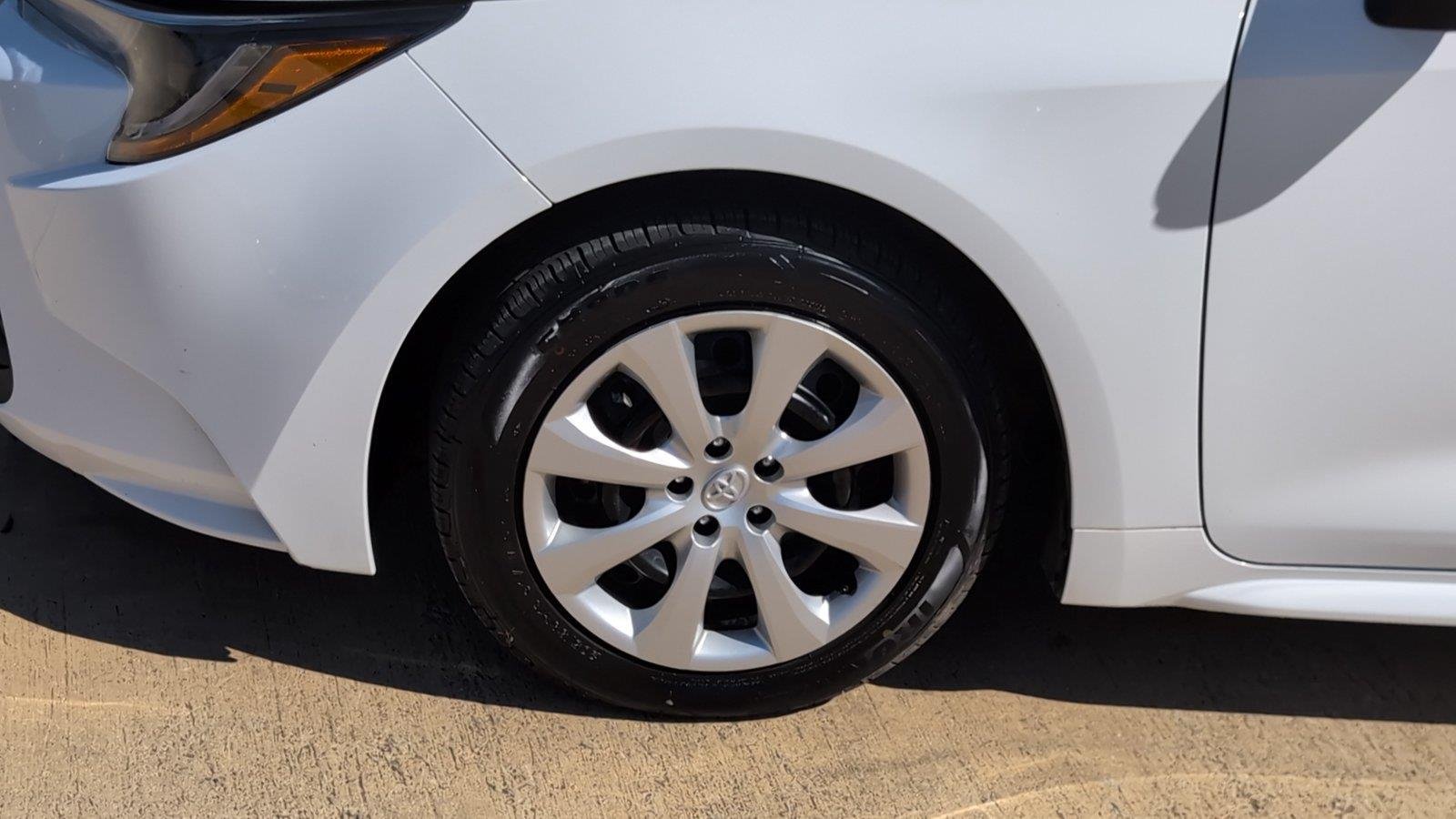 Used 2024 Ice Cap Toyota LE image 12
