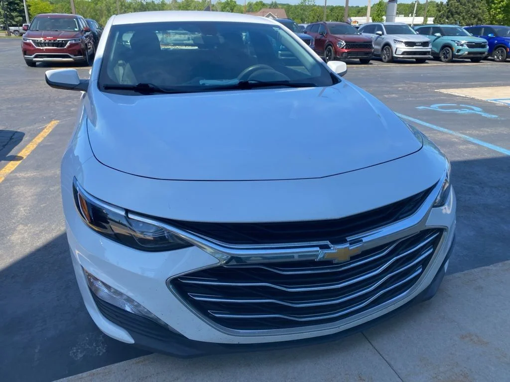 Used 2020 Summit White Chevrolet LT image 2