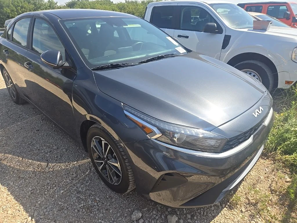 Used 2024 Gray Kia LXS image 4