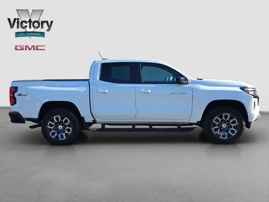 Used 2024 Summit White Chevrolet Z71 image 19