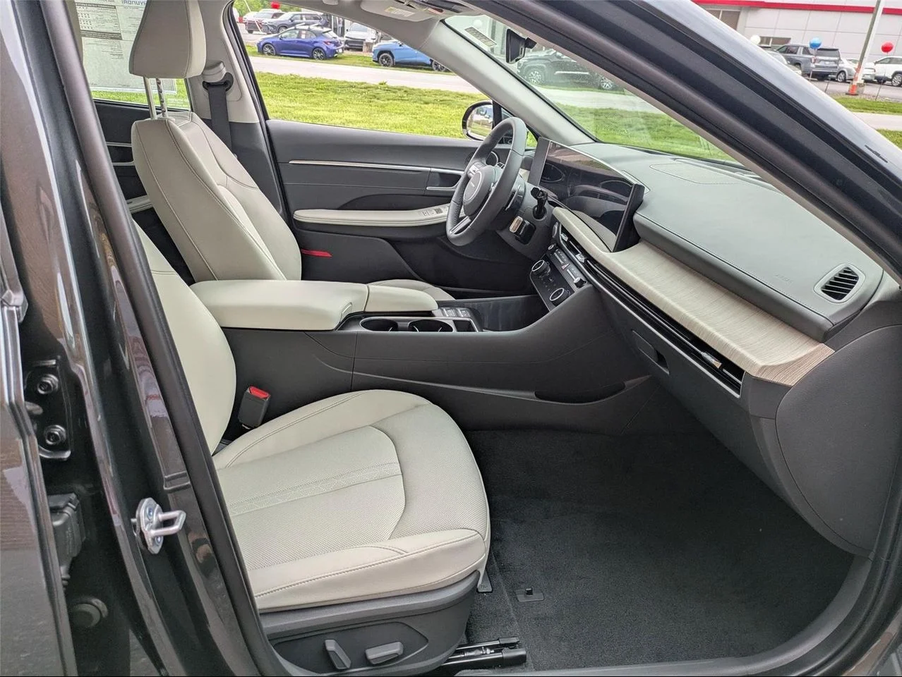 2025 Hyundai Sonata Hybrid Limited - Photo 27