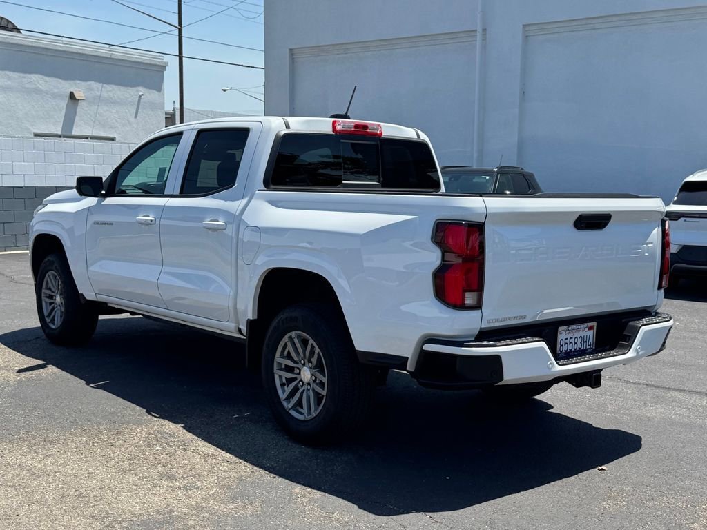New 2025 Summit White Chevrolet WT/LT image 4