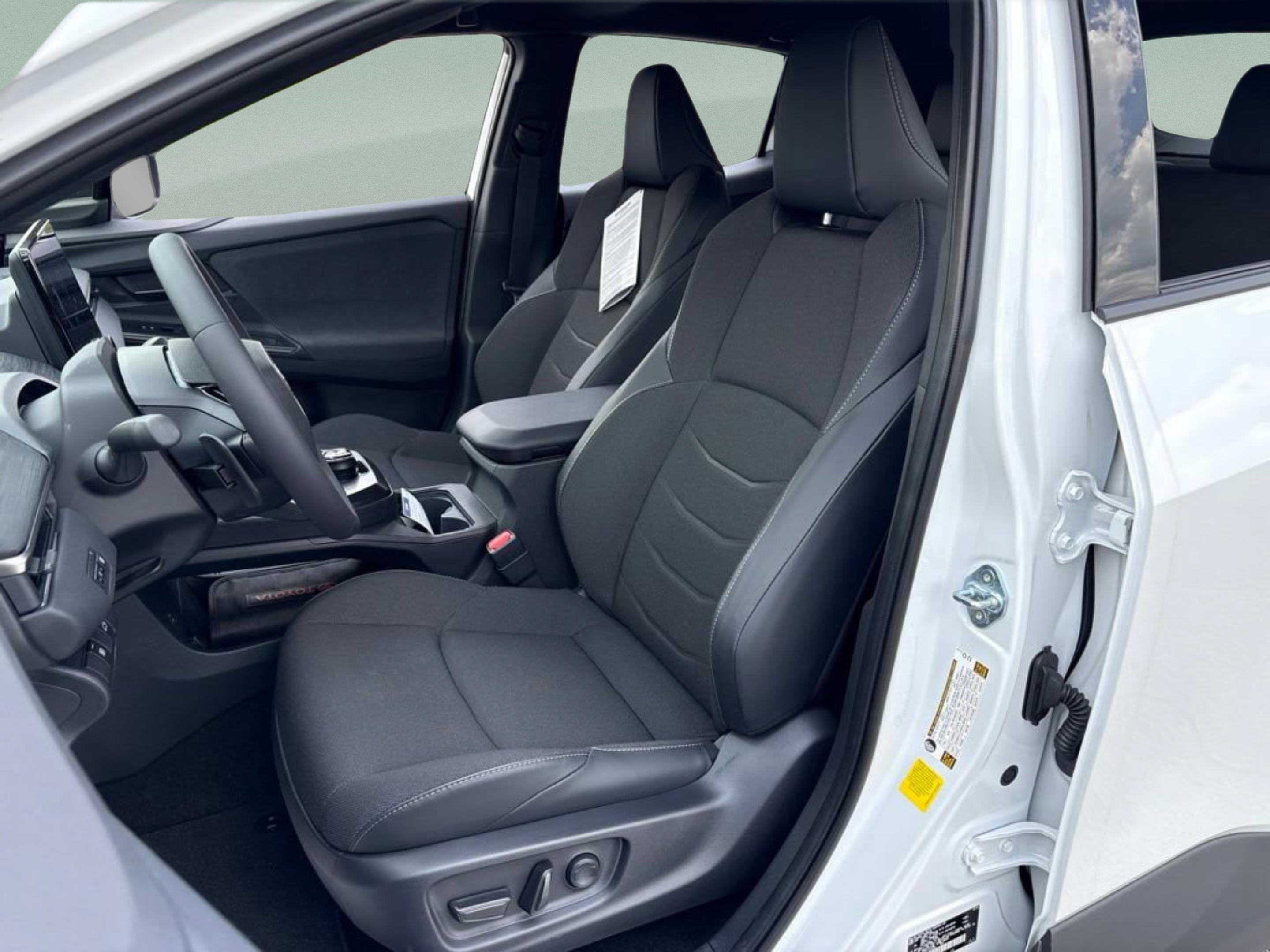 New 2026 Wind Chill Pearl Toyota SE image 19