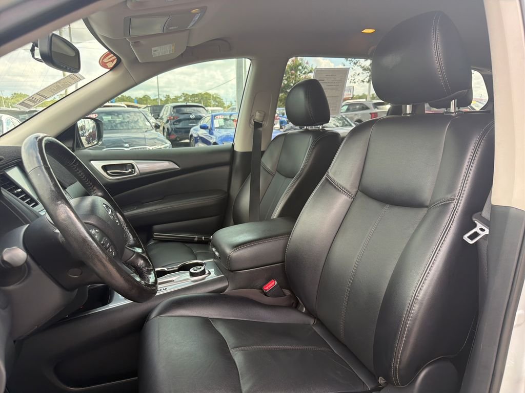 Used 2020 Silver Nissan SL image 23