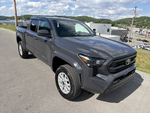 2025 Toyota Tacoma 4WD SR5