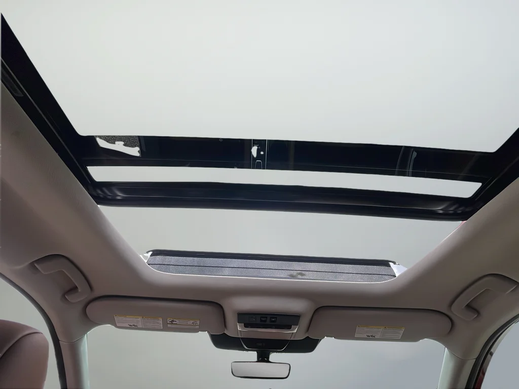Used 2023 Red Nissan Platinum image 16