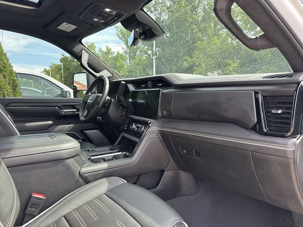 Certified Used 2025 Summit White GMC AT4X image 30