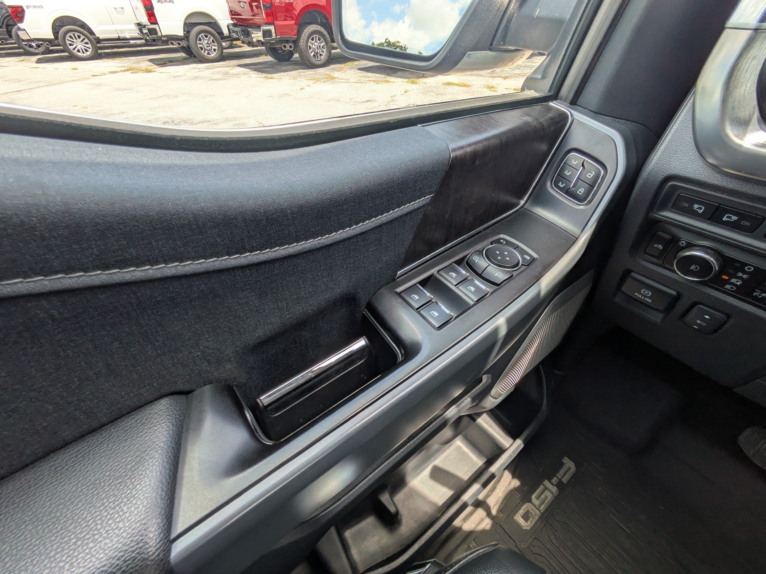 Used 2023 Agate Black Metallic Ford XL image 25