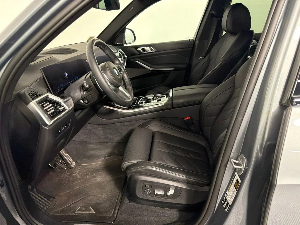 Certified Used 2025 Gray BMW xDrive40i image 22