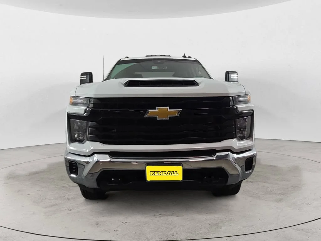 Used 2024 Summit White Chevrolet WT DRW image 3