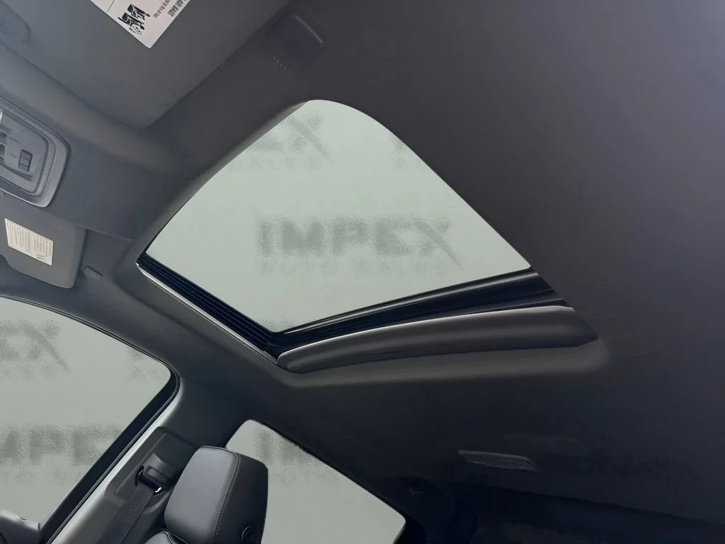 Used 2025 Summit White Chevrolet LTZ image 12